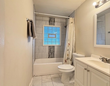 450 E Mulberry Court - Photo Thumbnail 9