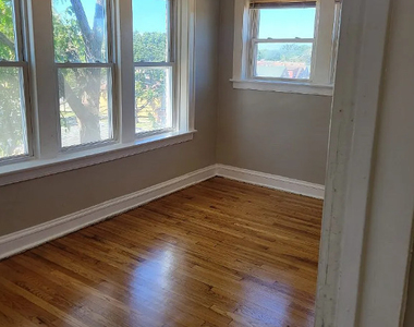 7806 S Winchester Avenue - Photo Thumbnail 2