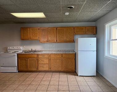 826 N Spalding Street - Photo Thumbnail 4