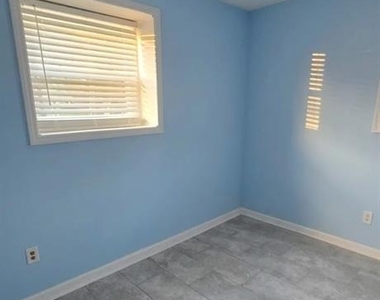 3083 Claiborne Drive - Photo Thumbnail 2
