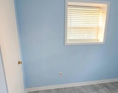 3083 Claiborne Drive - Photo Thumbnail 3