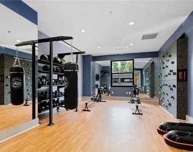 799 Hammond Drive - Photo Thumbnail 17