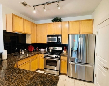 799 Hammond Drive - Photo Thumbnail 8