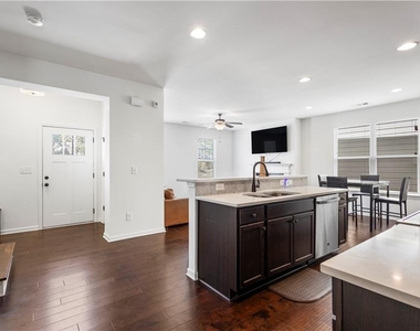 869 Venture Way Sw - Photo Thumbnail 5