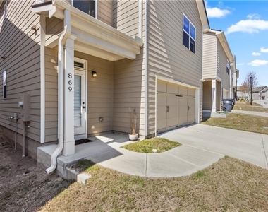 869 Venture Way Sw - Photo Thumbnail 3