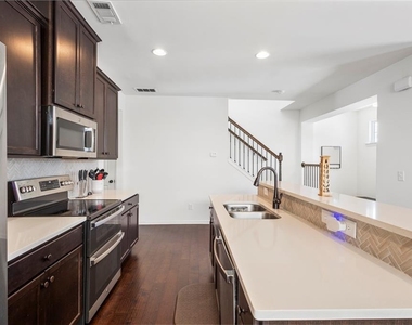 869 Venture Way Sw - Photo Thumbnail 7