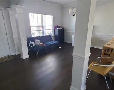4710 Falls River Drive - Photo Thumbnail 4
