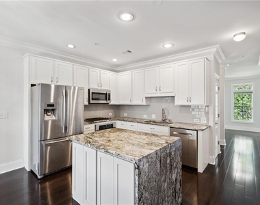 2707 Wander Lane - Photo Thumbnail 6