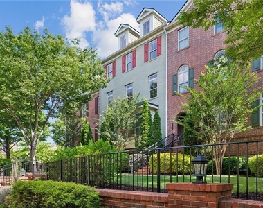 2707 Wander Lane - Photo Thumbnail 3