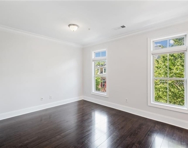 2707 Wander Lane - Photo Thumbnail 13