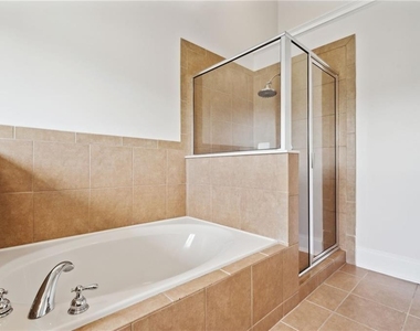 2707 Wander Lane - Photo Thumbnail 19