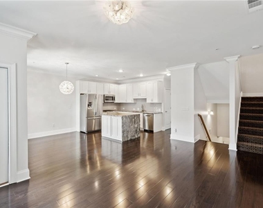 2707 Wander Lane - Photo Thumbnail 26