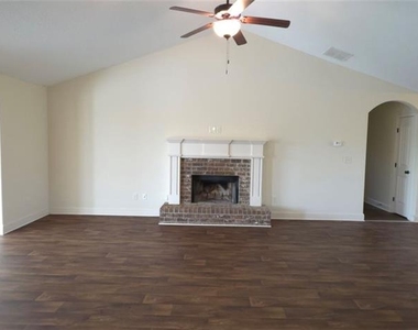 2125 Savannah Drive - Photo Thumbnail 1