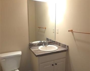 2125 Savannah Drive - Photo Thumbnail 7
