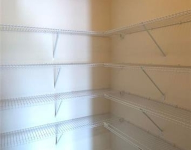 2125 Savannah Drive - Photo Thumbnail 6