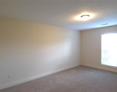 2125 Savannah Drive - Photo Thumbnail 9