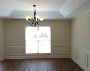 2125 Savannah Drive - Photo Thumbnail 2