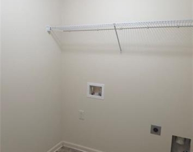2125 Savannah Drive - Photo Thumbnail 12