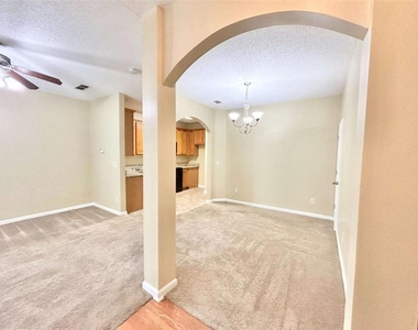 5400 Festival Avenue - Photo Thumbnail 3