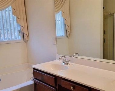 314 Stone Valley Crossing - Photo Thumbnail 8
