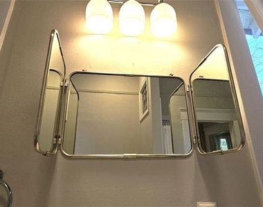 1047 Ridge Avenue - Photo Thumbnail 14