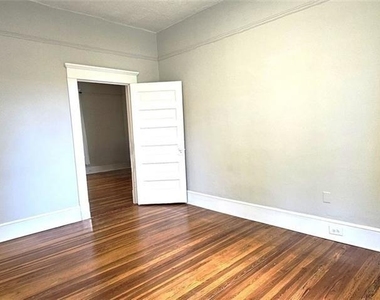 1047 Ridge Avenue - Photo Thumbnail 7