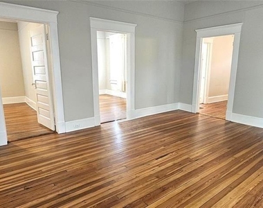 1047 Ridge Avenue - Photo Thumbnail 6