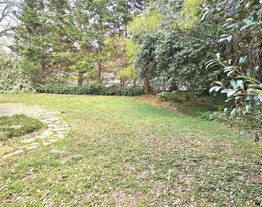 1047 Ridge Avenue - Photo Thumbnail 20