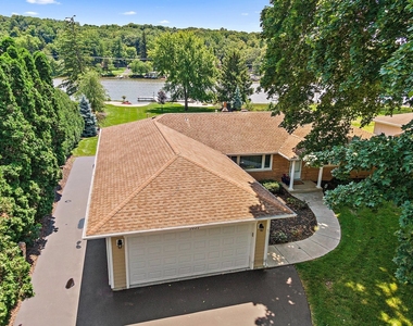 1037 N Harrison Street - Photo Thumbnail 45
