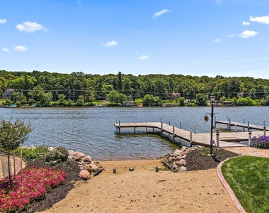 1037 N Harrison Street - Photo Thumbnail 44
