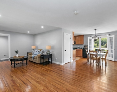 1037 N Harrison Street - Photo Thumbnail 3