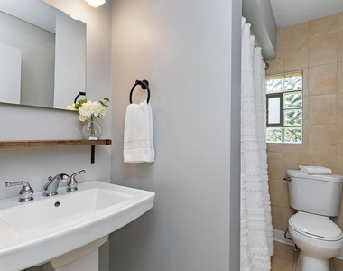 1037 N Harrison Street - Photo Thumbnail 18