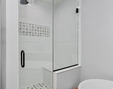 1037 N Harrison Street - Photo Thumbnail 15