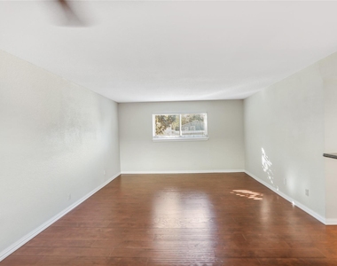 419 Marshall Street - Photo Thumbnail 7