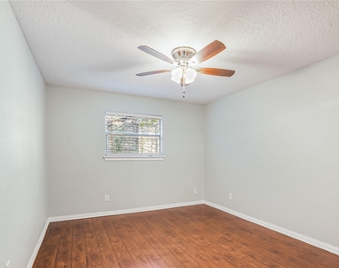 419 Marshall Street - Photo Thumbnail 8