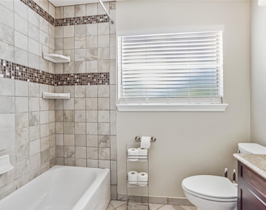 419 Marshall Street - Photo Thumbnail 10