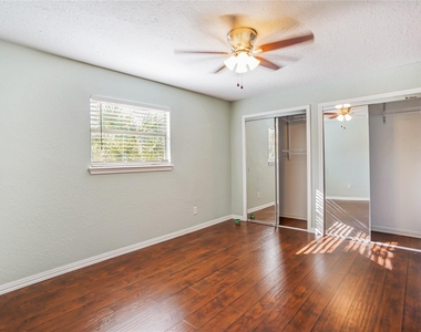 419 Marshall Street - Photo Thumbnail 9