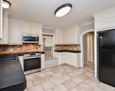 2824 Wheeler Street - Photo Thumbnail 5