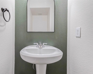3210 Montclair Orchard Trace - Photo Thumbnail 7
