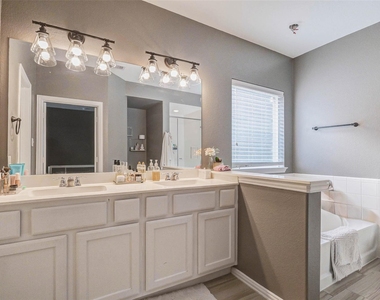 3210 Montclair Orchard Trace - Photo Thumbnail 28