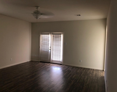 30826 W Lost Creek Boulevard - Photo Thumbnail 9
