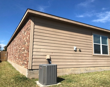 30826 W Lost Creek Boulevard - Photo Thumbnail 13