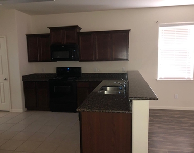 30826 W Lost Creek Boulevard - Photo Thumbnail 8