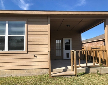 30826 W Lost Creek Boulevard - Photo Thumbnail 5