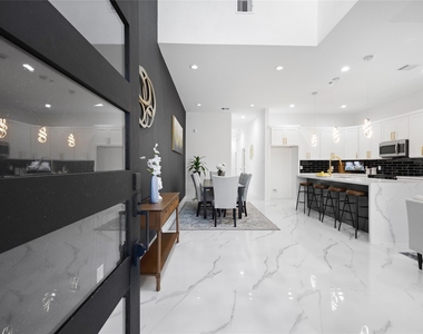 5125 Doolittle Boulevard - Photo Thumbnail 5