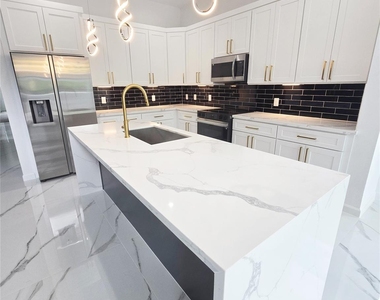5125 Doolittle Boulevard - Photo Thumbnail 17