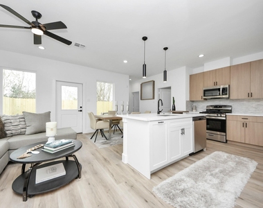 9028 Scott Street - Photo Thumbnail 3