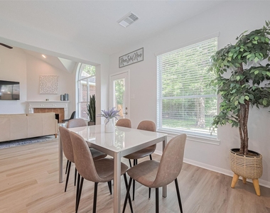 14 Sprite Woods Place - Photo Thumbnail 14