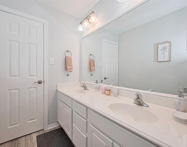 14 Sprite Woods Place - Photo Thumbnail 37