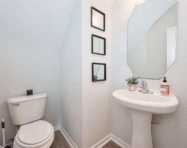 14 Sprite Woods Place - Photo Thumbnail 19